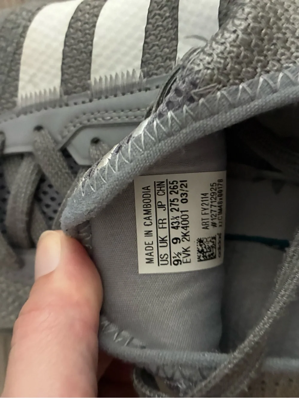 adidas Men’s Gray & White Casual Sneakers 9.5
